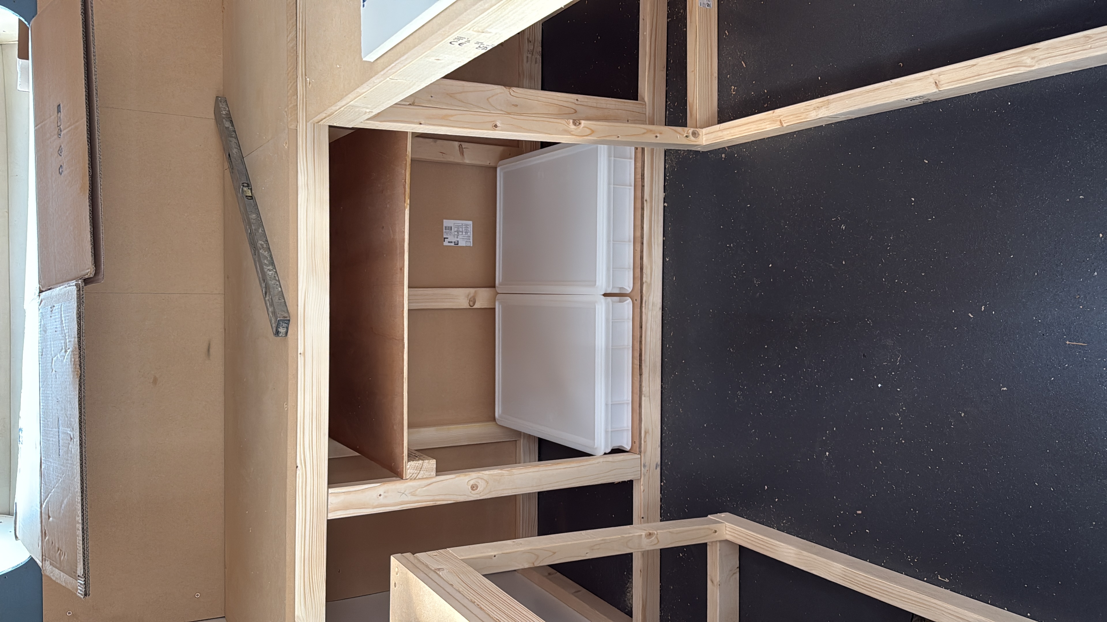 Oven area worktop frame inside Betty